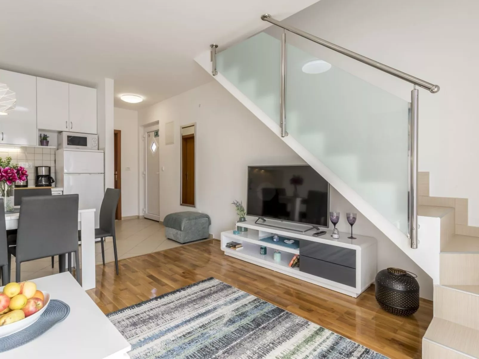 "Villa Tango1" mit eigenem Pool - Binnen