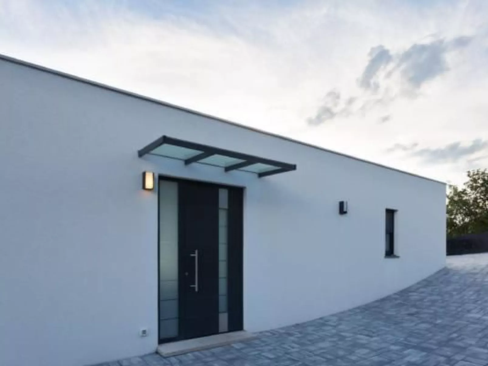 Designferienhaus mit Hot Tub-Buiten