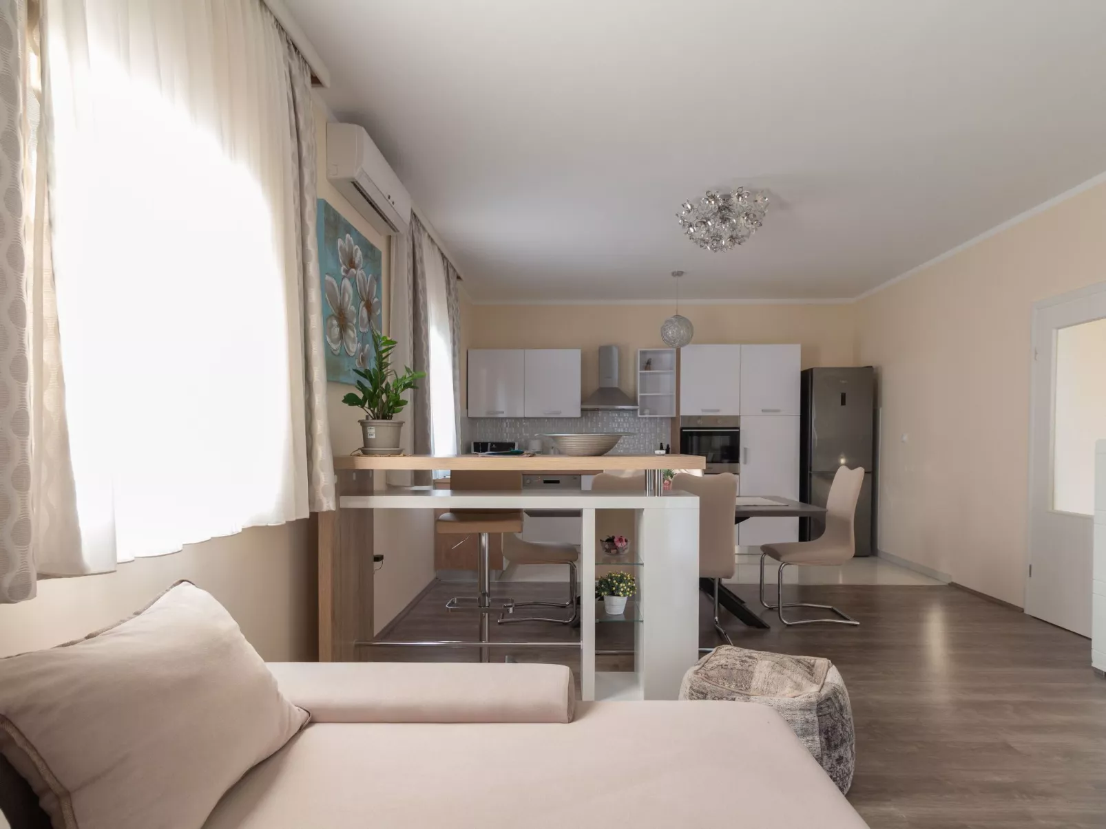 Villa mit Garten, Grill und Terrasse-Binnen