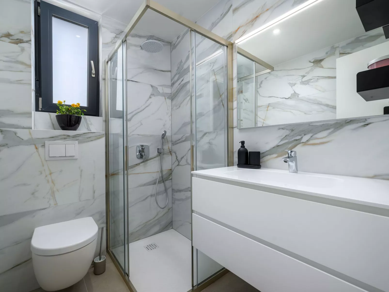 Luxuriöses Penthouse Viki mit Meerblick-Binnen