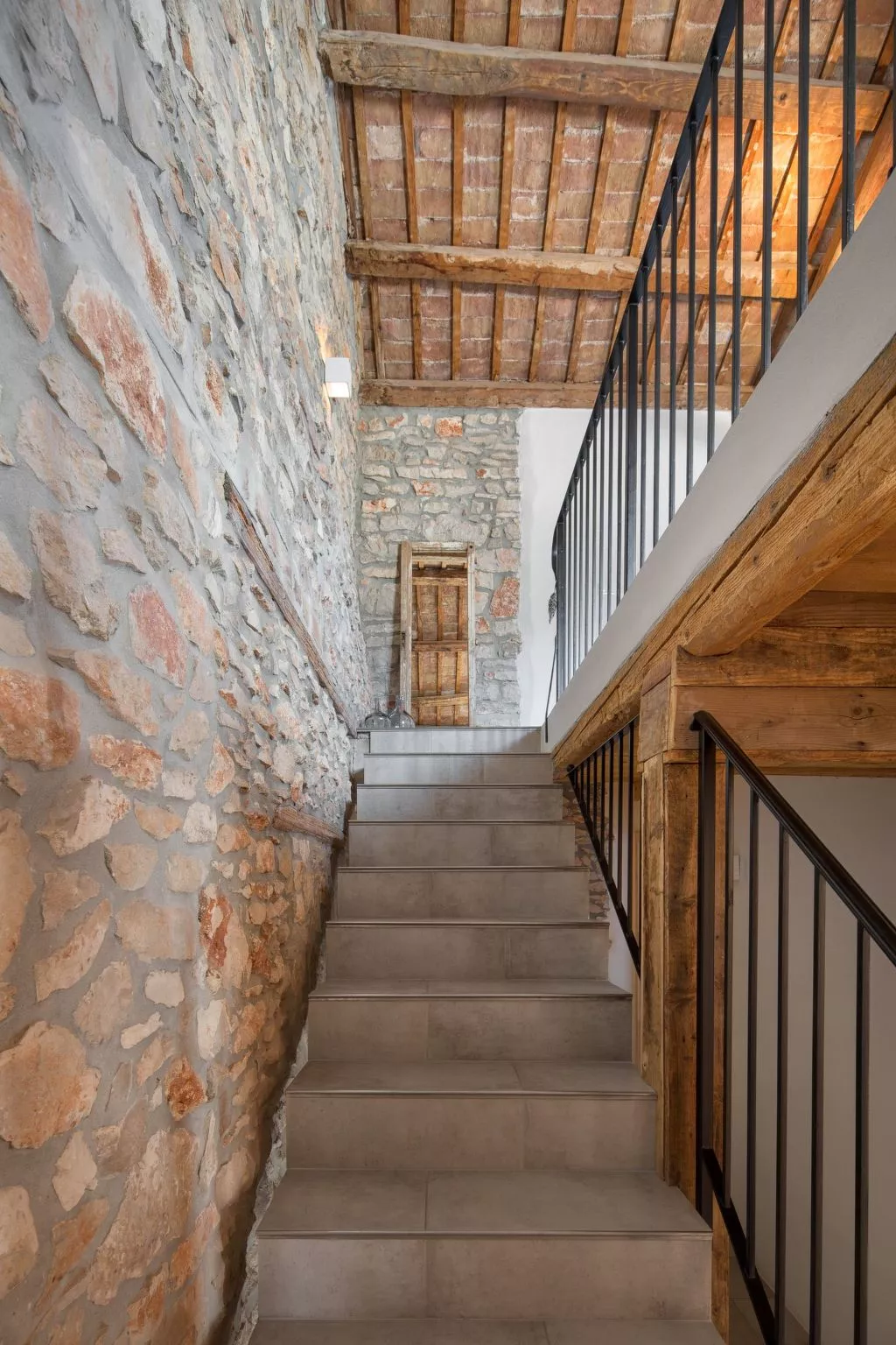 Villa Flavia Traditionelles Steinhaus mit Pool-Buiten