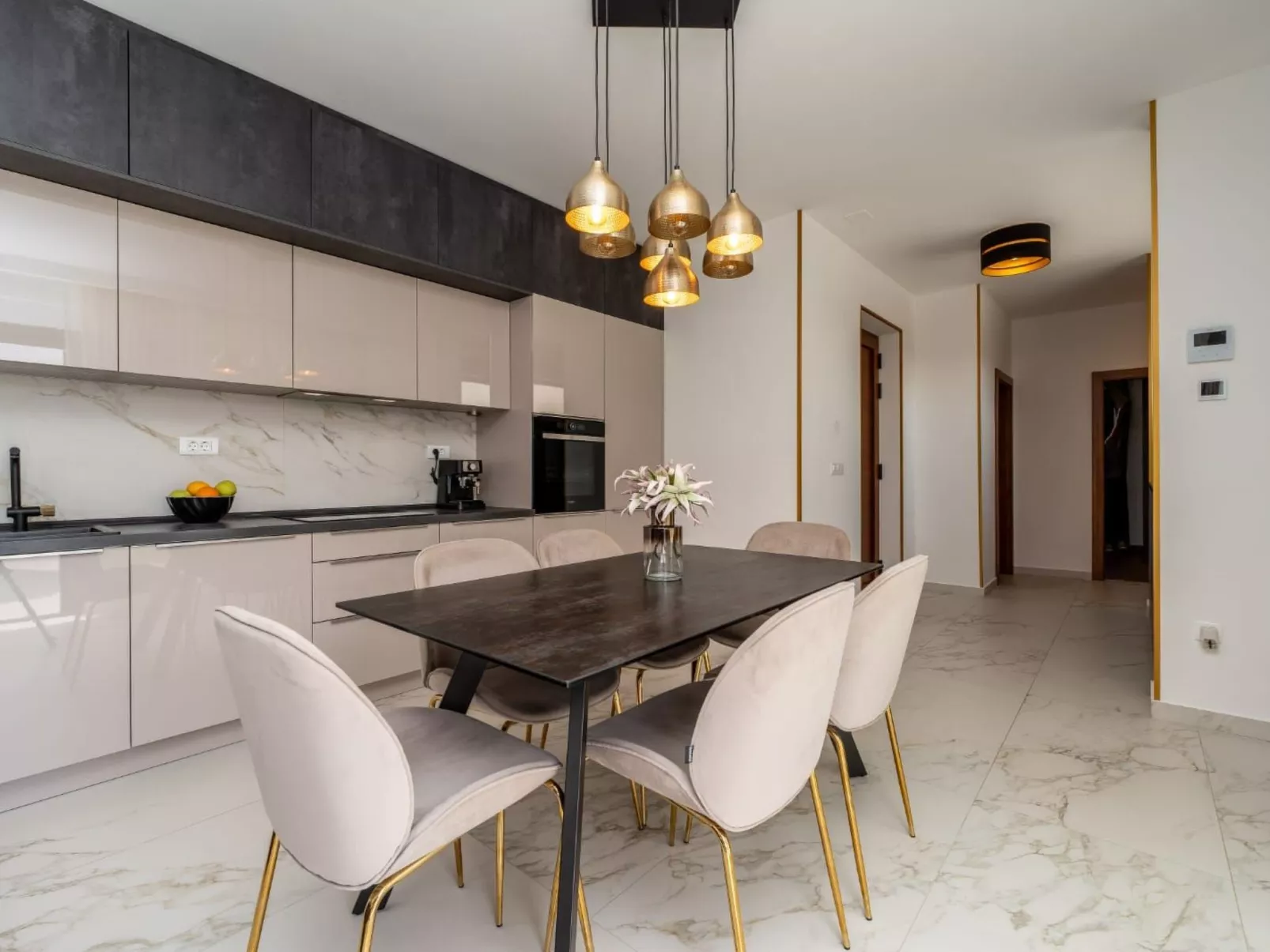 Villa mit beheiztem Pool - von TA Leut Agency-Binnen