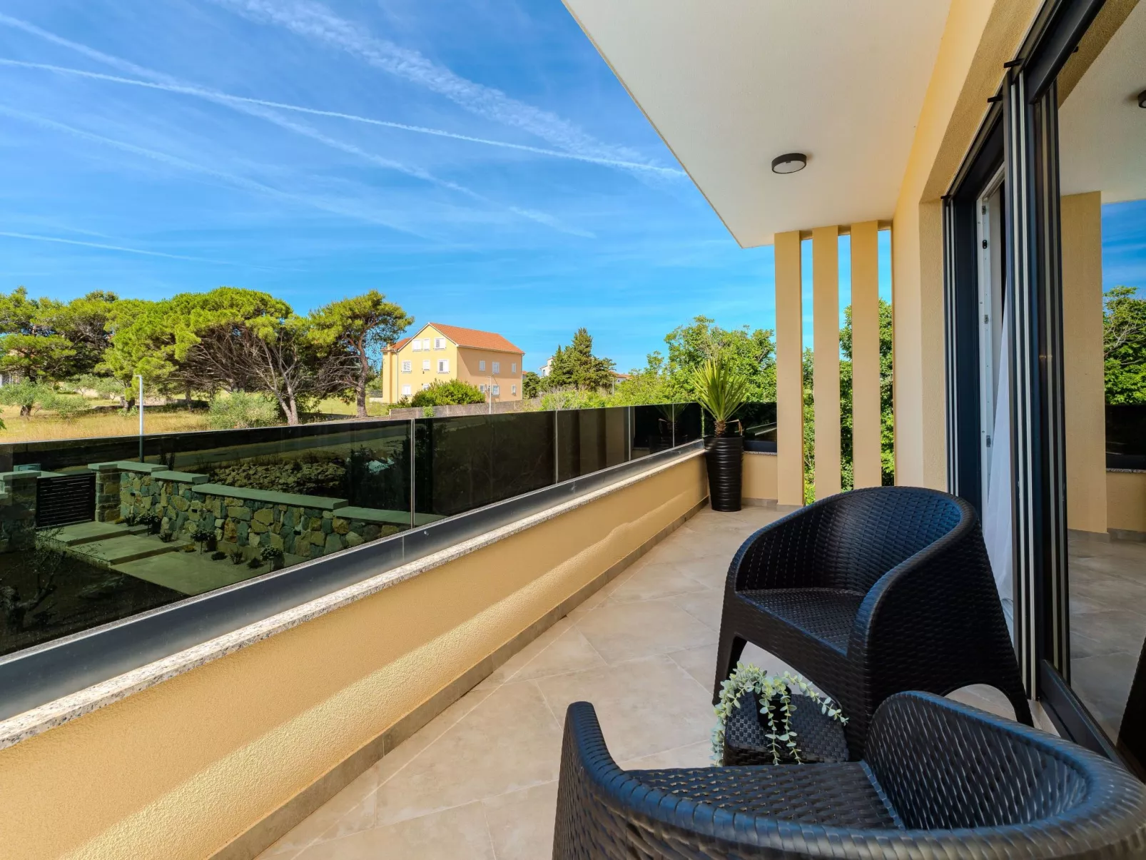 Neue Luxusvilla mit Pool - Agentur TA Leut-Buiten