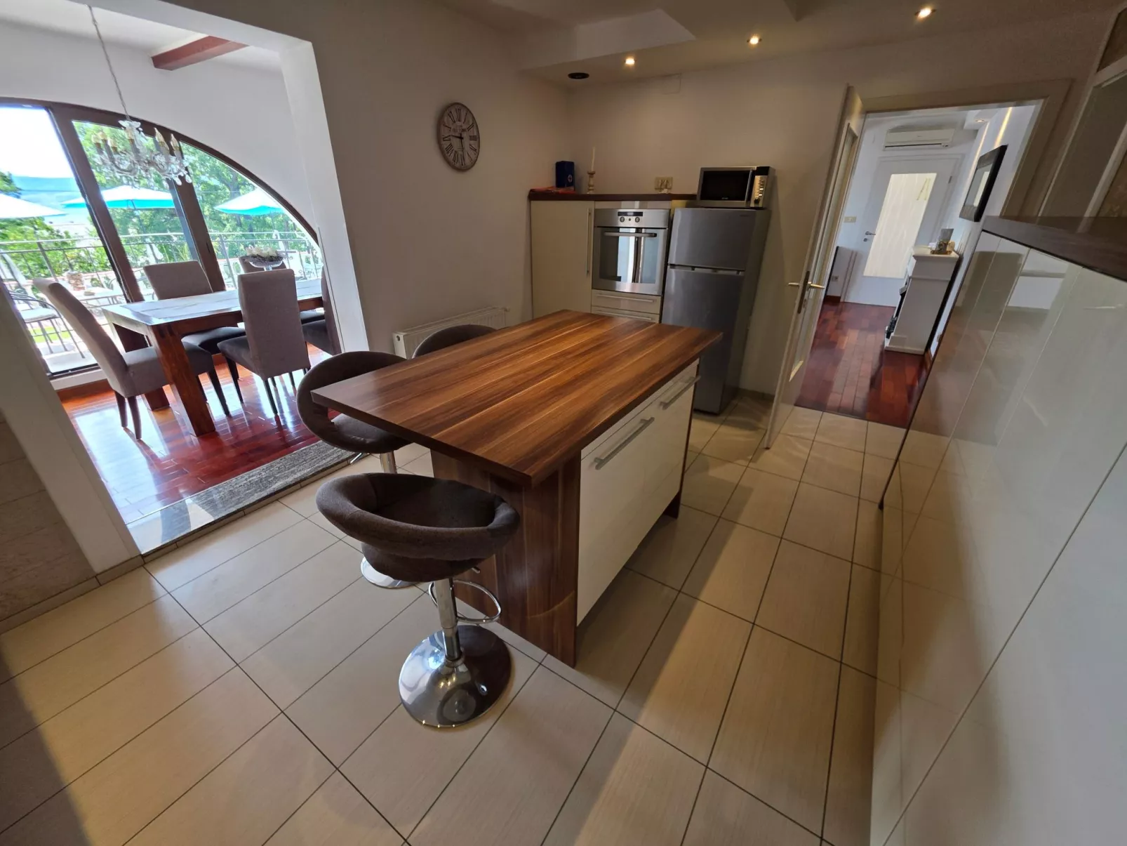 Wohnung mit Terrasse - Gemeinschaftspool-Image-tags.info