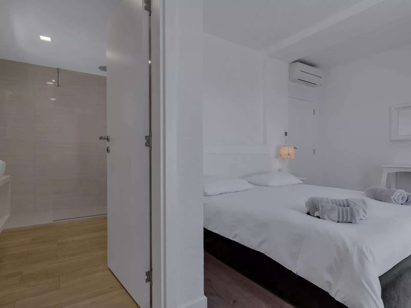 Mit Privatpool für 8 Personen  + 2 Kinder ca. 450 m&sup2; in Bast, Dalmatien (G-Binnen