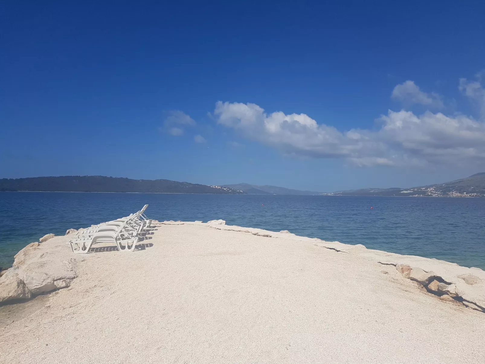 Mit Blick auf das Wasser-Image-tags.info