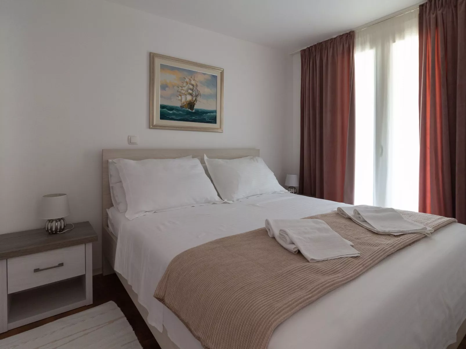 Mobilheim mit Privatparkplatz-Binnen