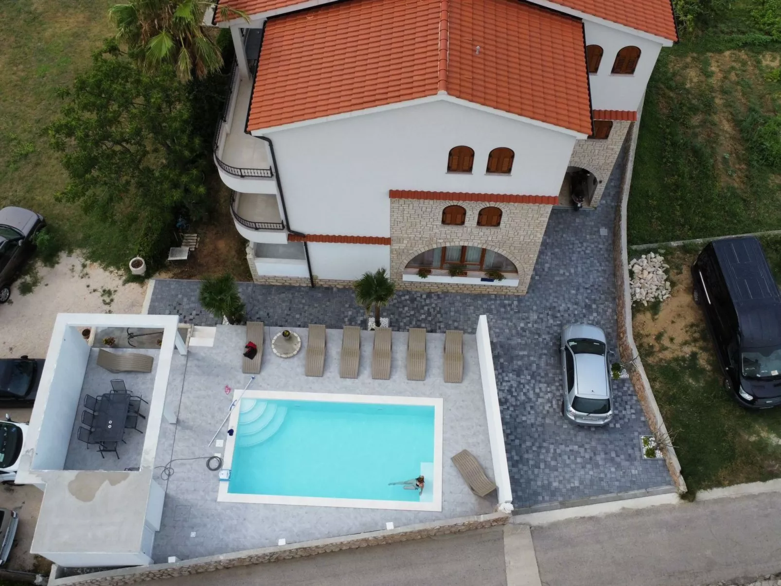 Appartement in Barbat mit Großer Terrasse-Buiten