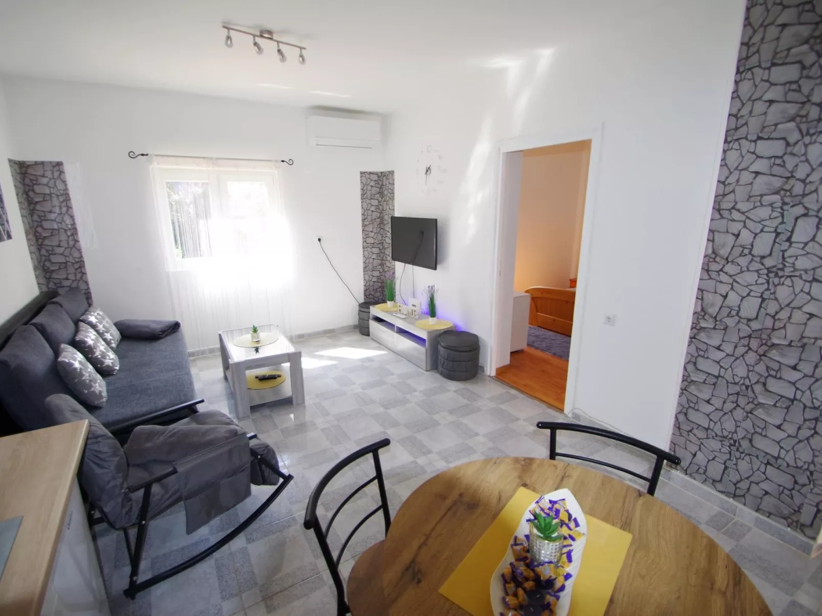 Nahe Pula Zentrum, Marija-Binnen