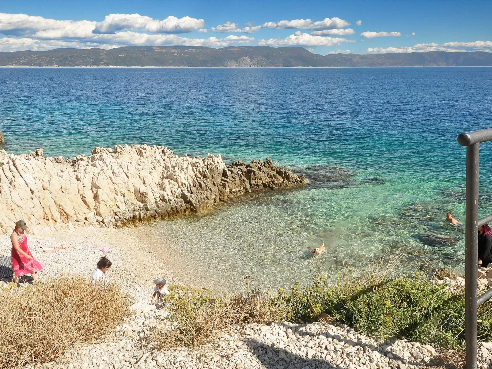 "Olia Green" mit Terrasse-Buiten