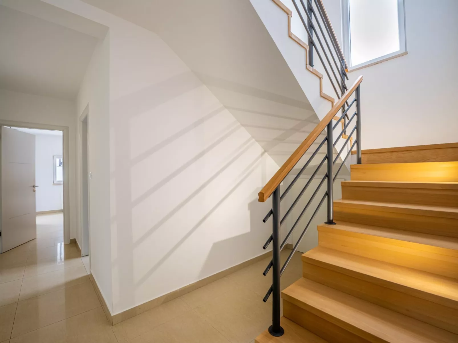 4 Schlafzimmer, 3 Badezimmer, Küche, Wohnzimmer, privater Pool, Grill-Binnen