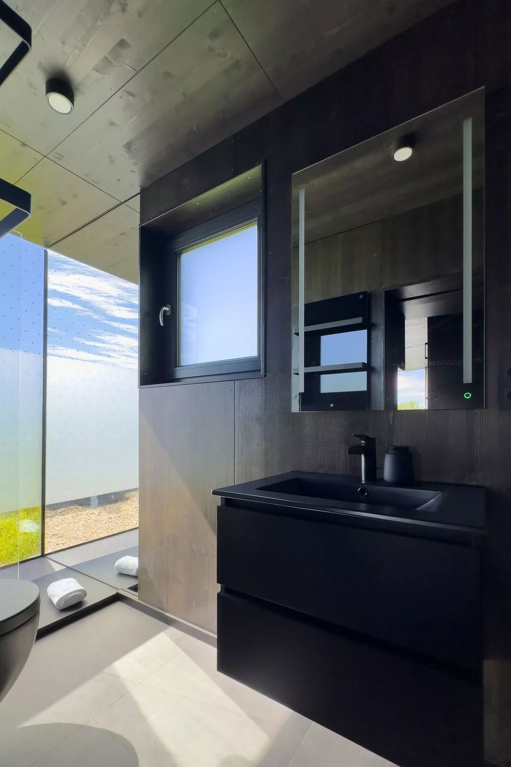 (8)Cabin Style Sauna-Binnen