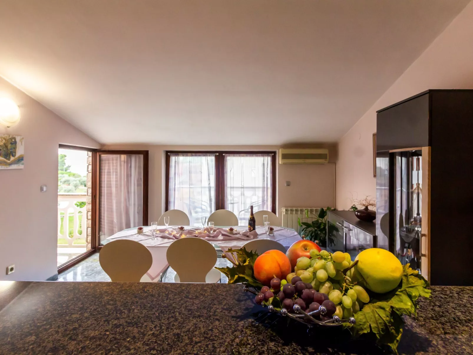 Ferienappartement Edi mit zwei Balkonen-Binnen