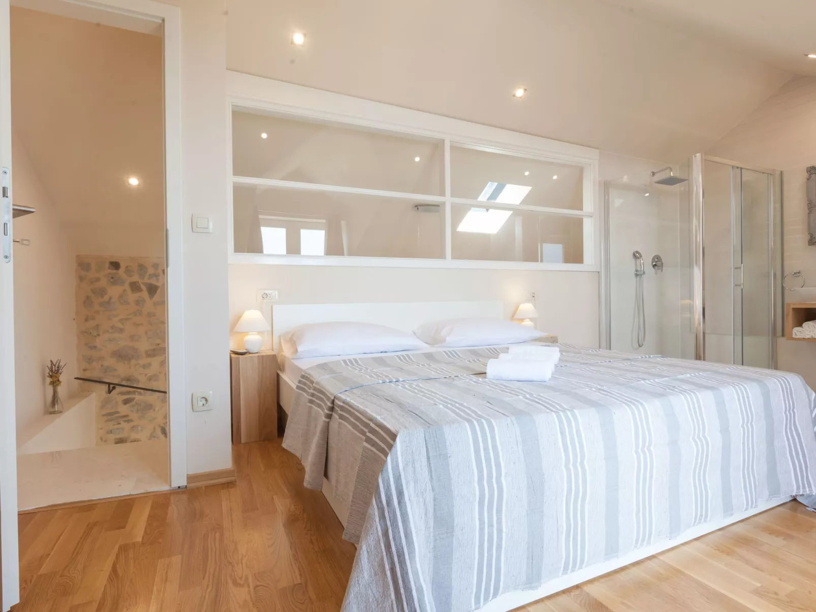 Wunderschöne Steinvilla mit tollem Ausblick-Binnen