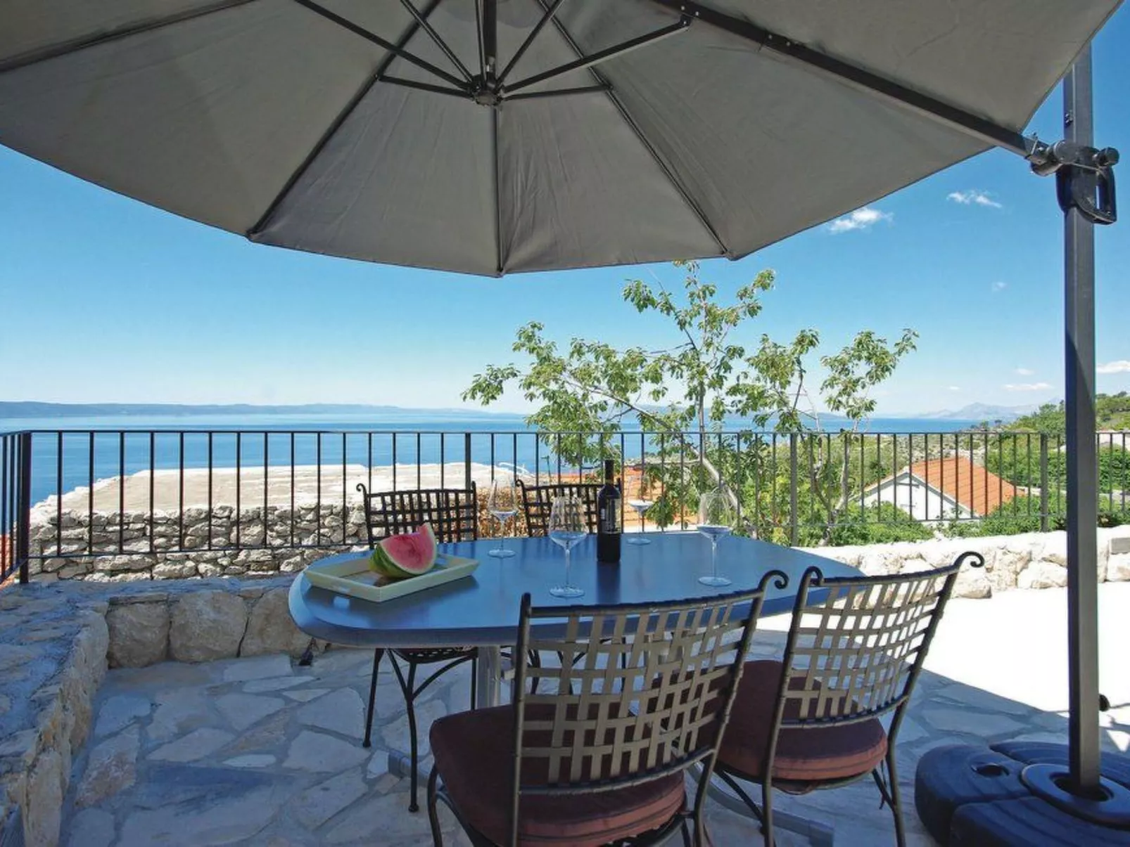 Mit Blick auf das Wasser-Buiten