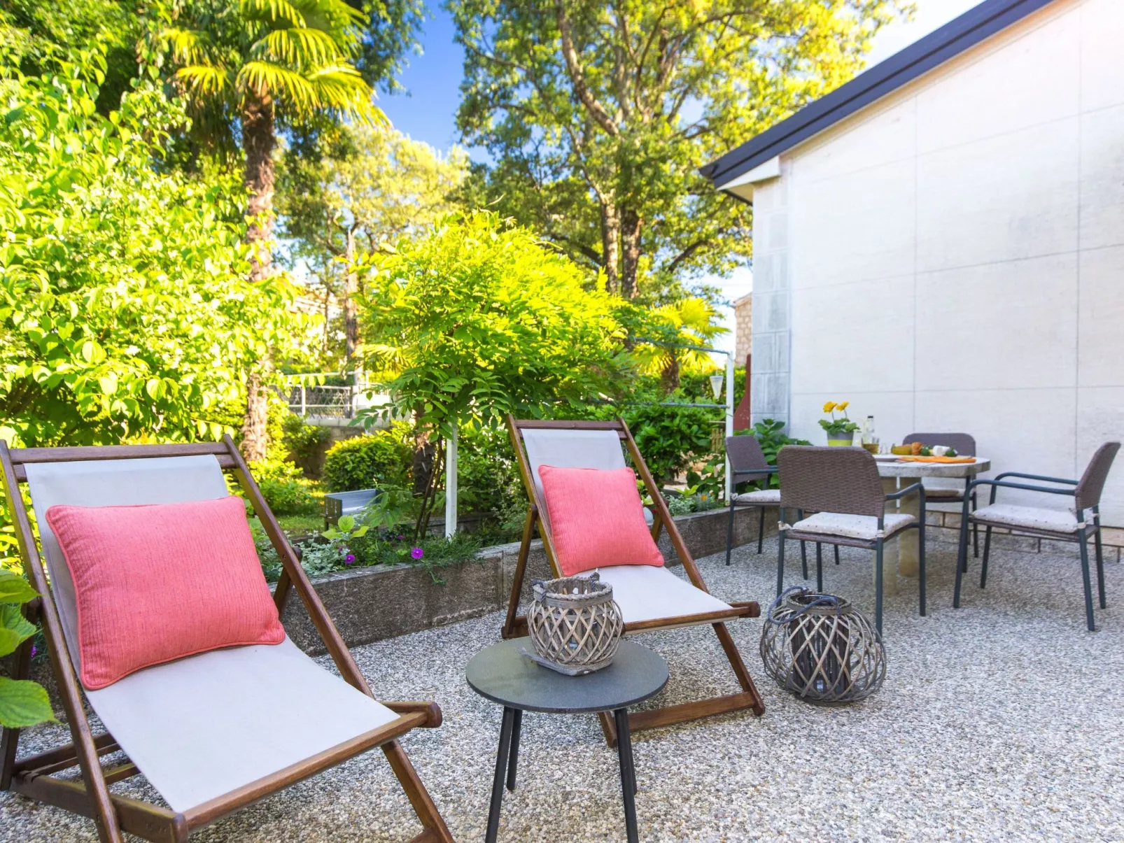 Wohnung "Villa Karmen" direkt am Strand-Buiten