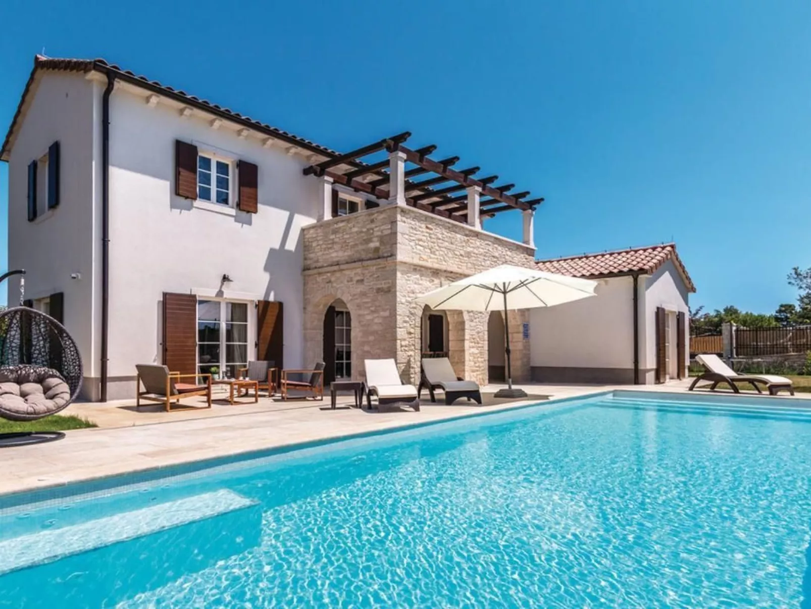 Villa "Magnolia" mit Schwimmbad, Sauna und Jacuzzi-Buiten