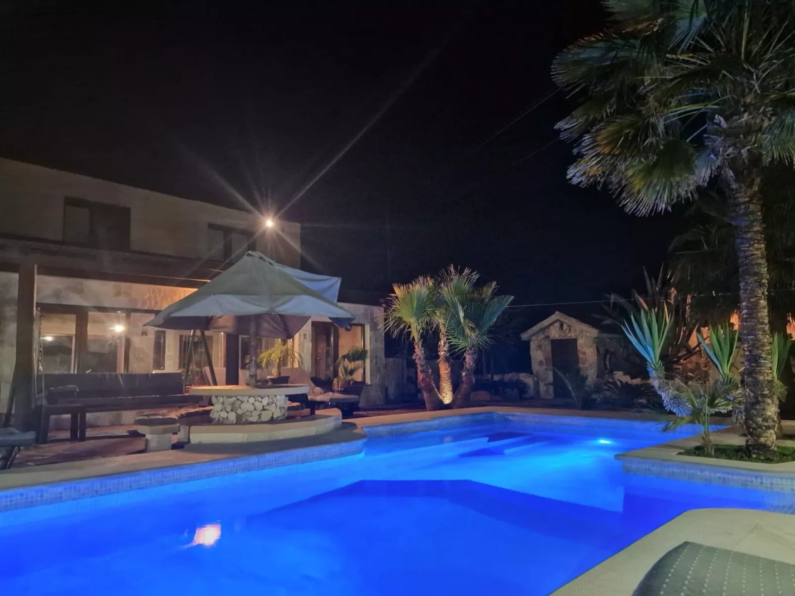 Schönes Haus in Pomer mit privatem Parkplatz-Buiten