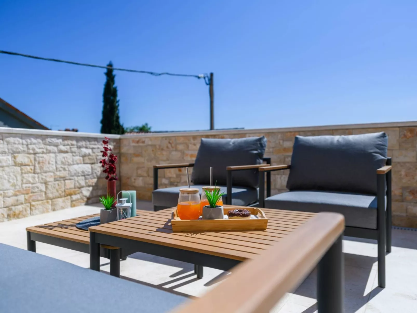 Villa Grande, klimatisiert und mit Pool in Jursici-Buiten