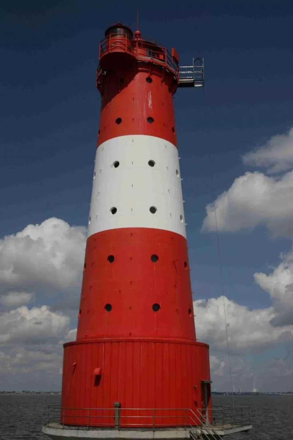 Ruhige Ferienwohnung mit Balkon und Parkplatz-Buiten