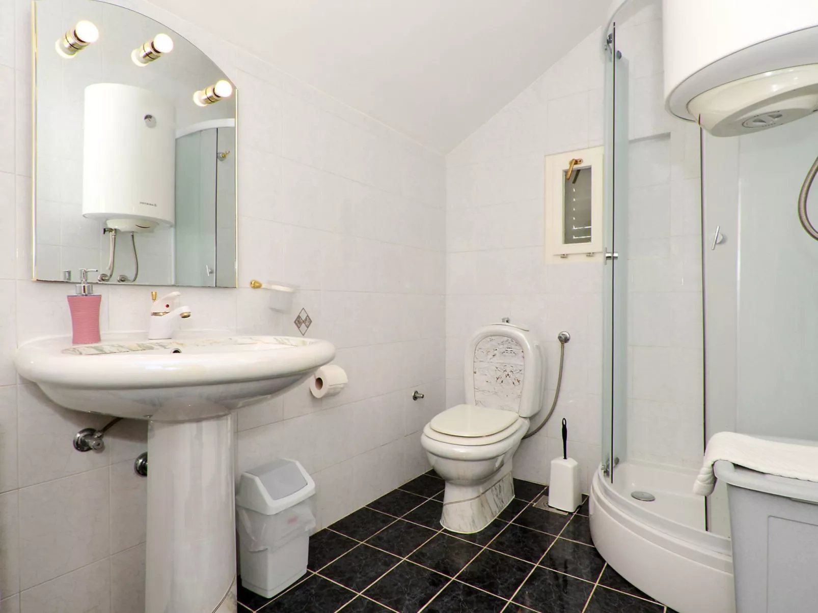 Wohnung "Decor" mit Blick auf das Wasser-Binnen