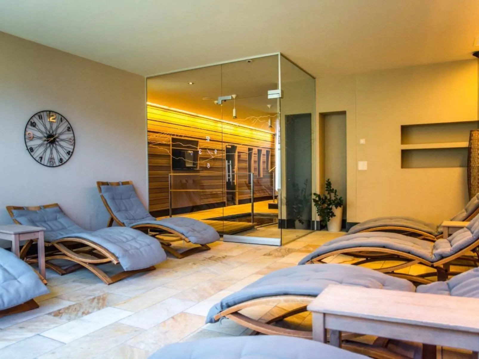 Apartment Enzian mit Mitbenutzung SPA & Wellness-Binnen