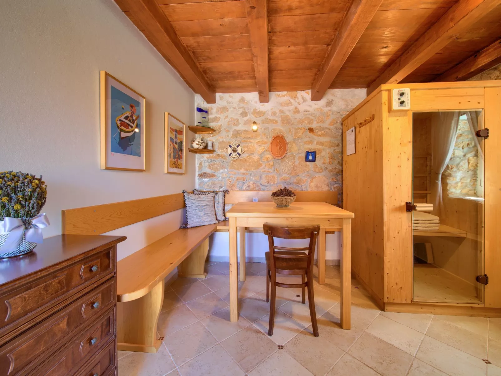 Steinvilla Margaret mit Pool und besonderem Flair-Image-tags.info