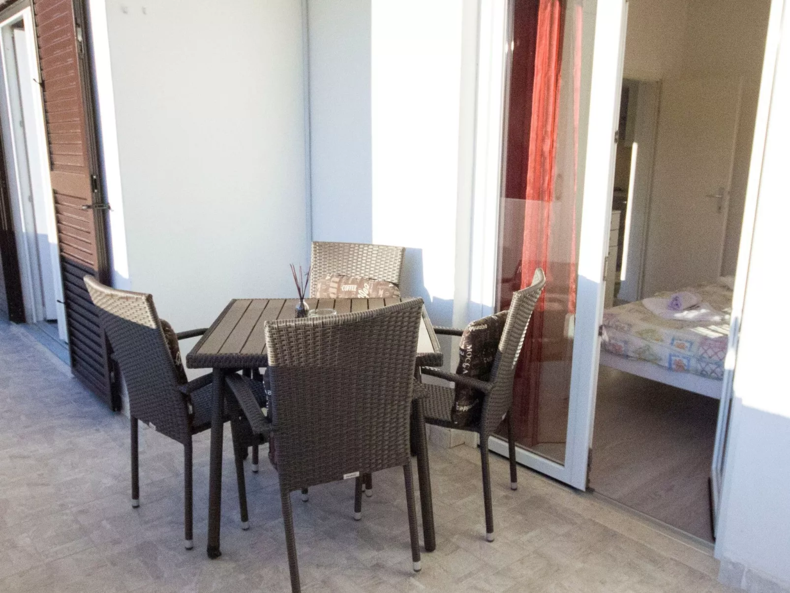 "Leonardo B2" mit Terrasse-Buiten