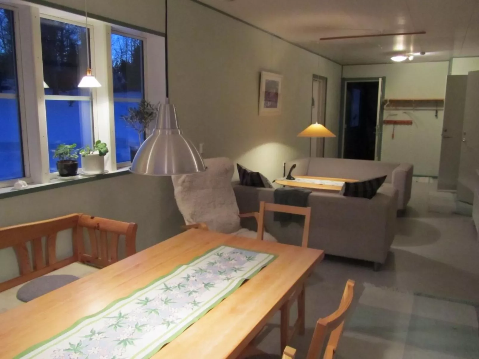 Haus mit toller Aussicht an einem schönen See-Binnen