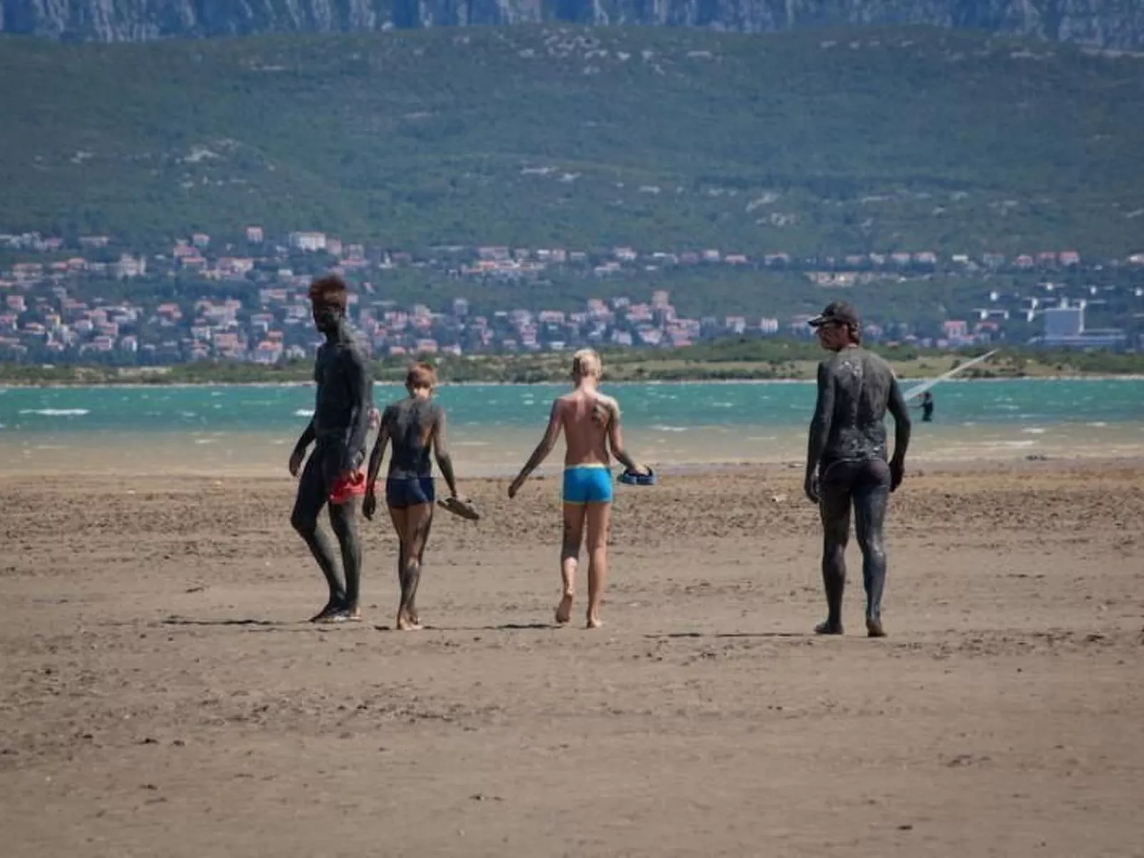 Moderne Wohnung im Erdgeschoss-Buiten