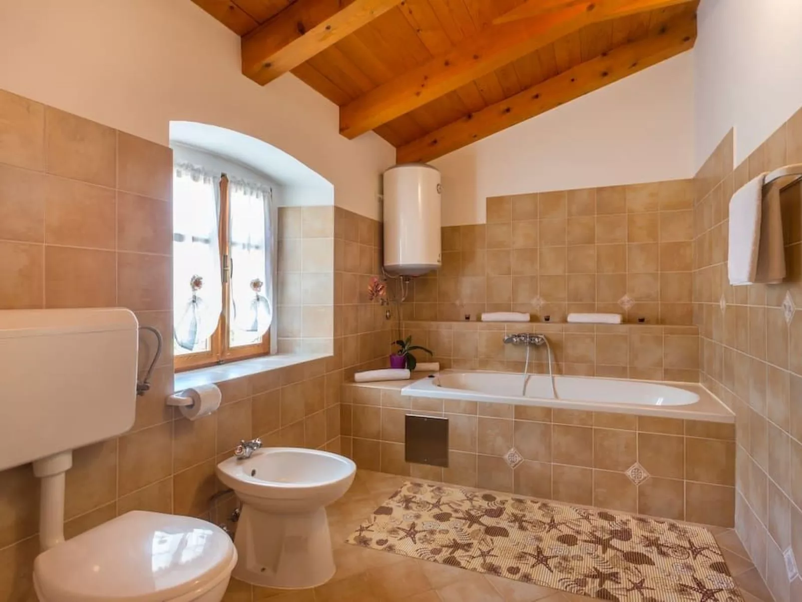 Modernes Ferienhaus in Vadreš mit Privatem Pool-Binnen