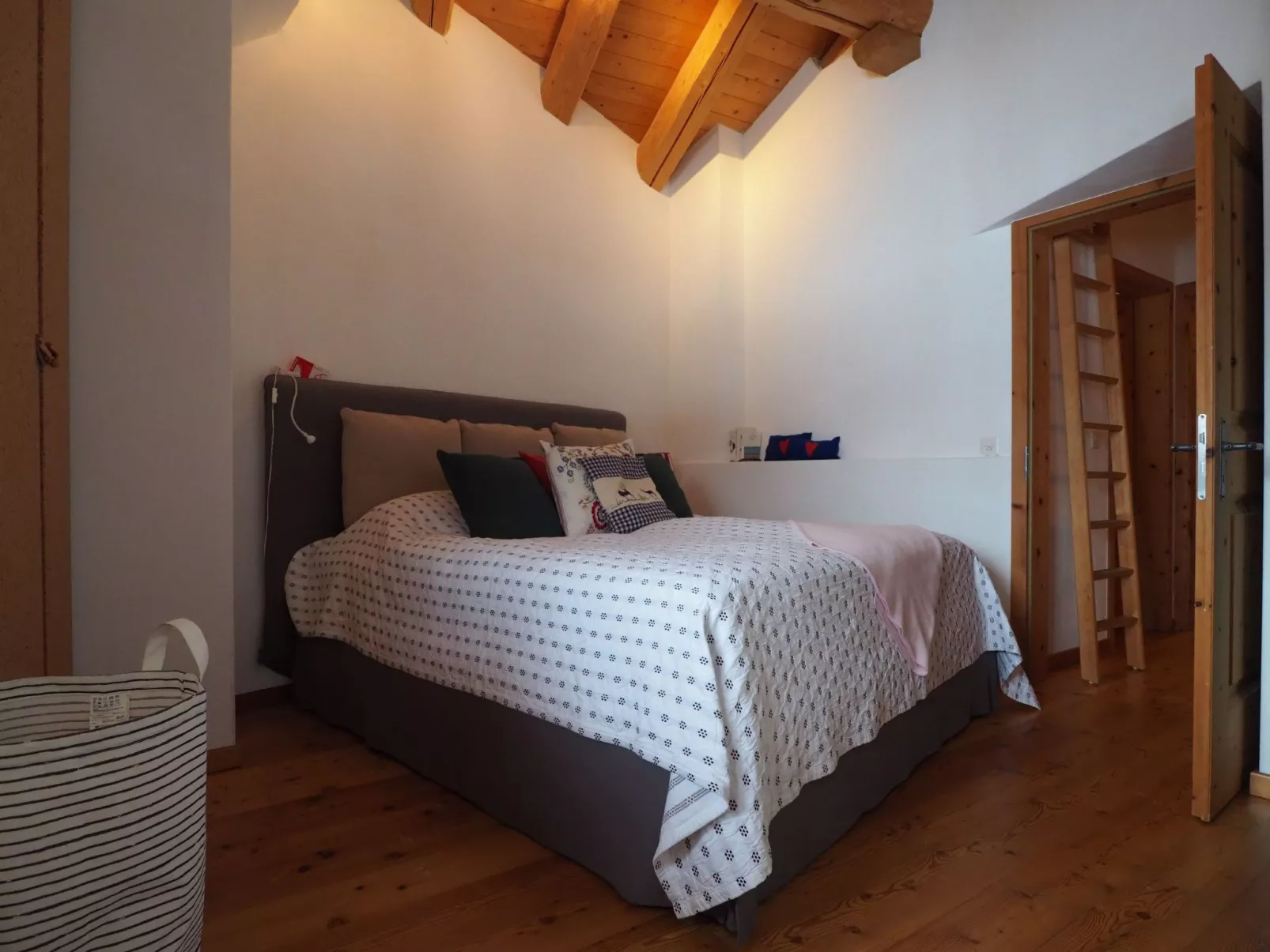 Chesa Aledeia A7-Binnen