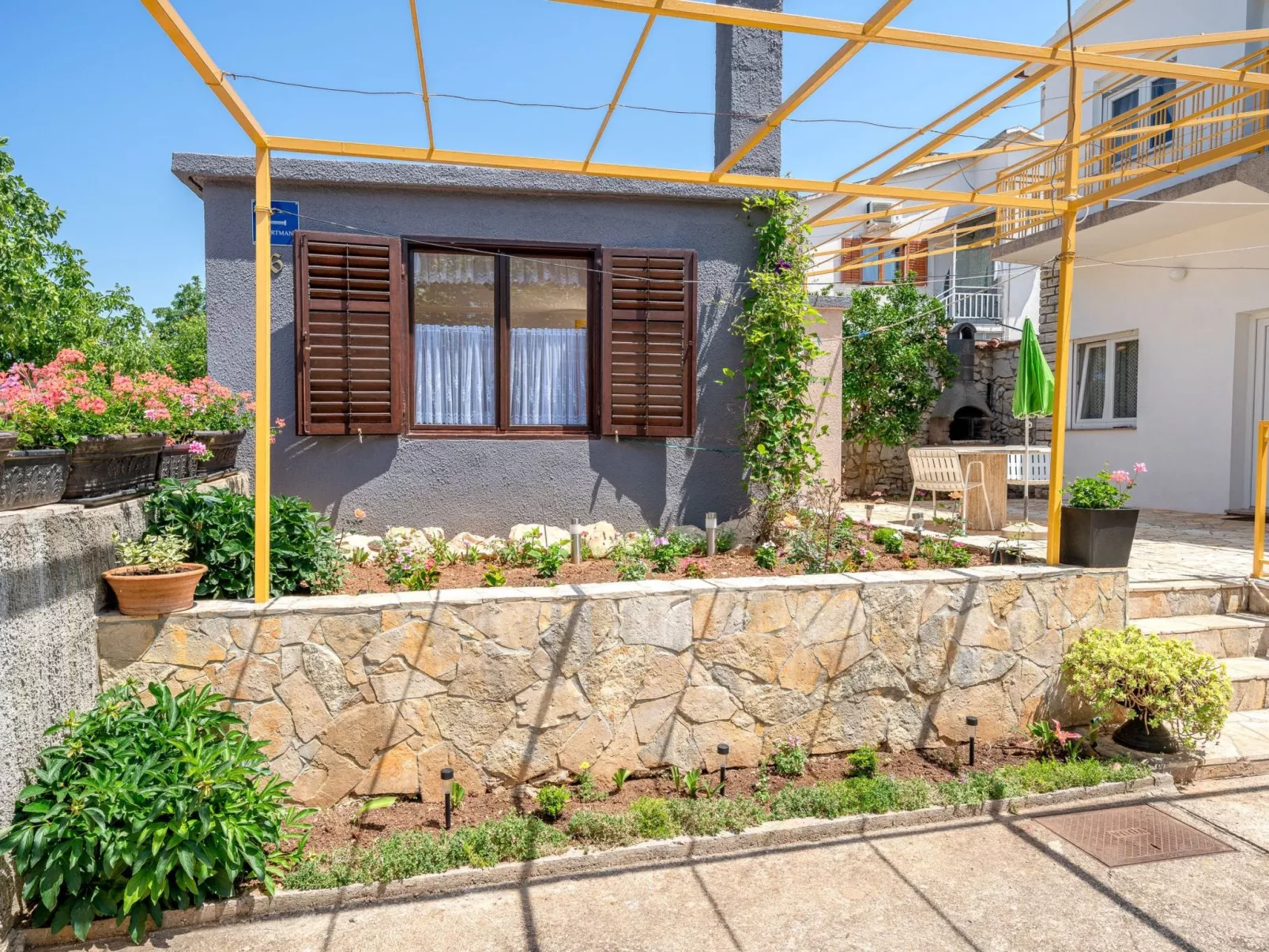 Wohnung "Klaudia" mit Balkon-Buiten