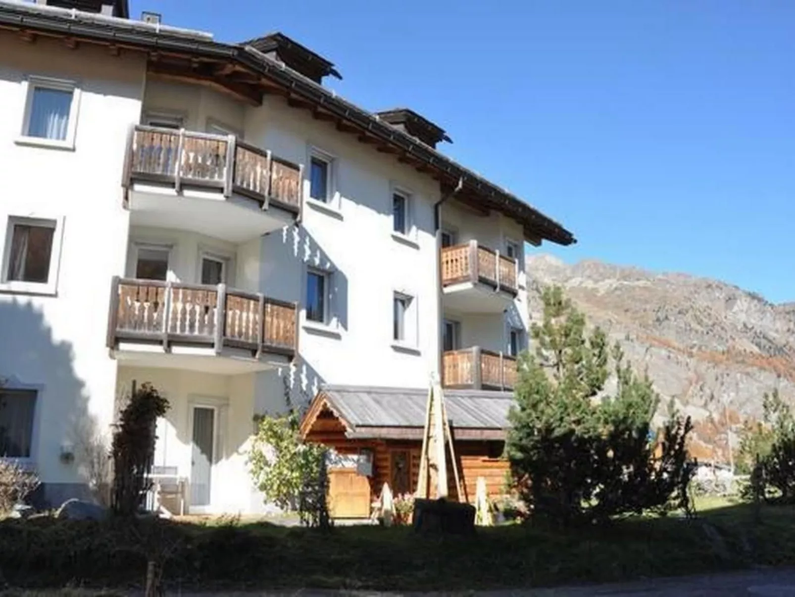 Chesa Sunasain V3-Buiten