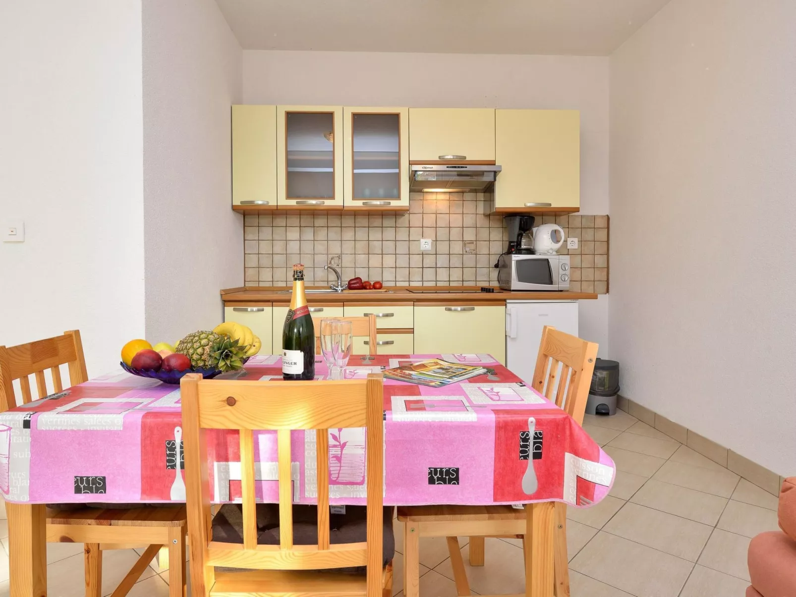 "Antonio" mit Blick auf das Wasser-Binnen