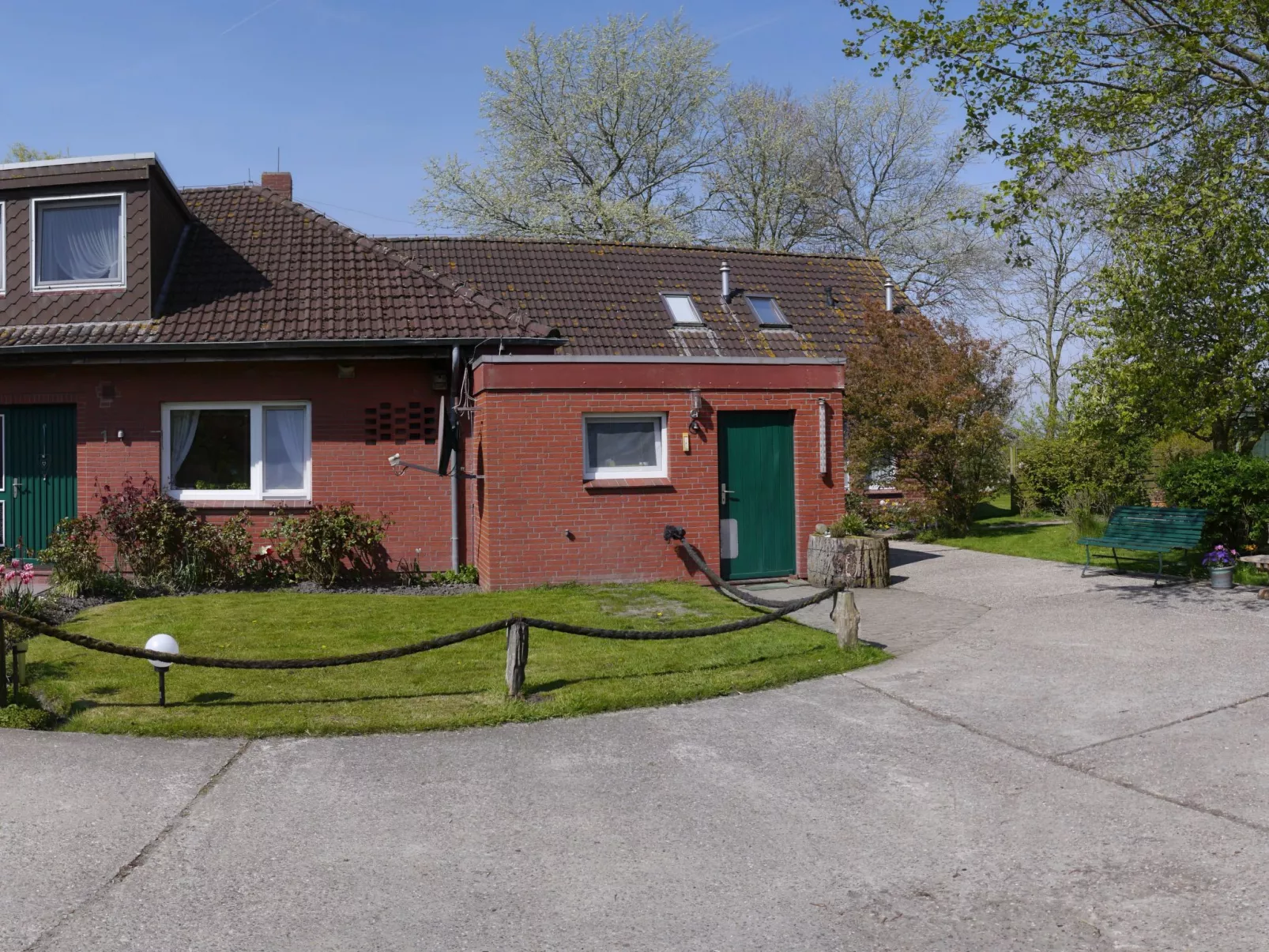 In Pilsum mit Großem Garten-Buiten