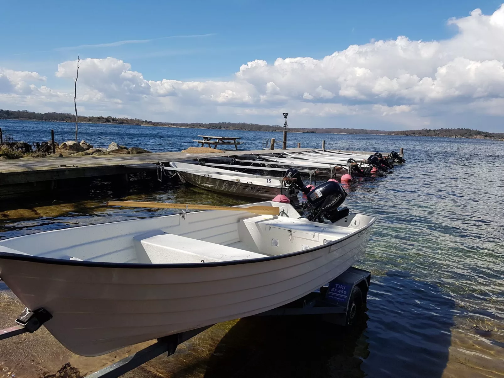 Holzhaus mit überdachter Terrasse-Buiten