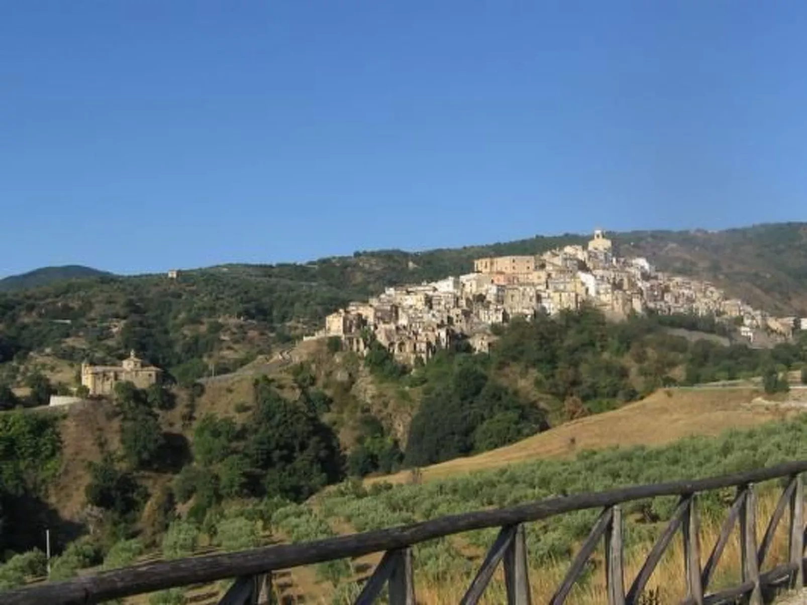 Großes Studio mit Terrasse mit Meerblick-Buiten