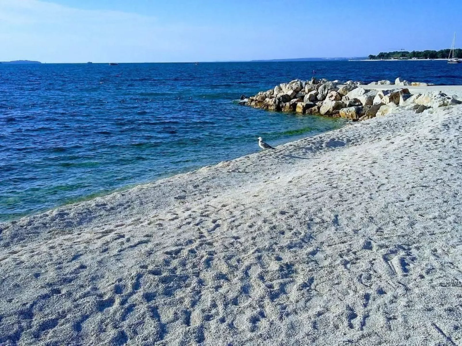 Studio "Goga" mit Terrasse, 800 m vom Strand entfernt-Buiten