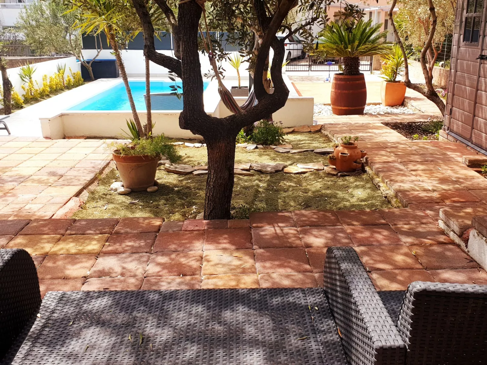 Geräumiges Ferienhaus mit Terrasse und Garten-Buiten