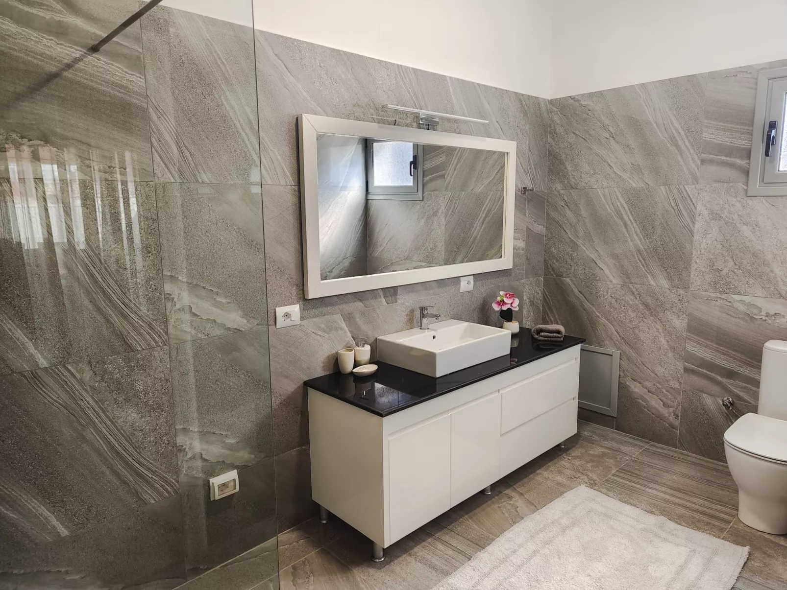 Entdecken Sie die ruhige Opulenz der Luxusvilla Levanda in Südalbanien - Binnen