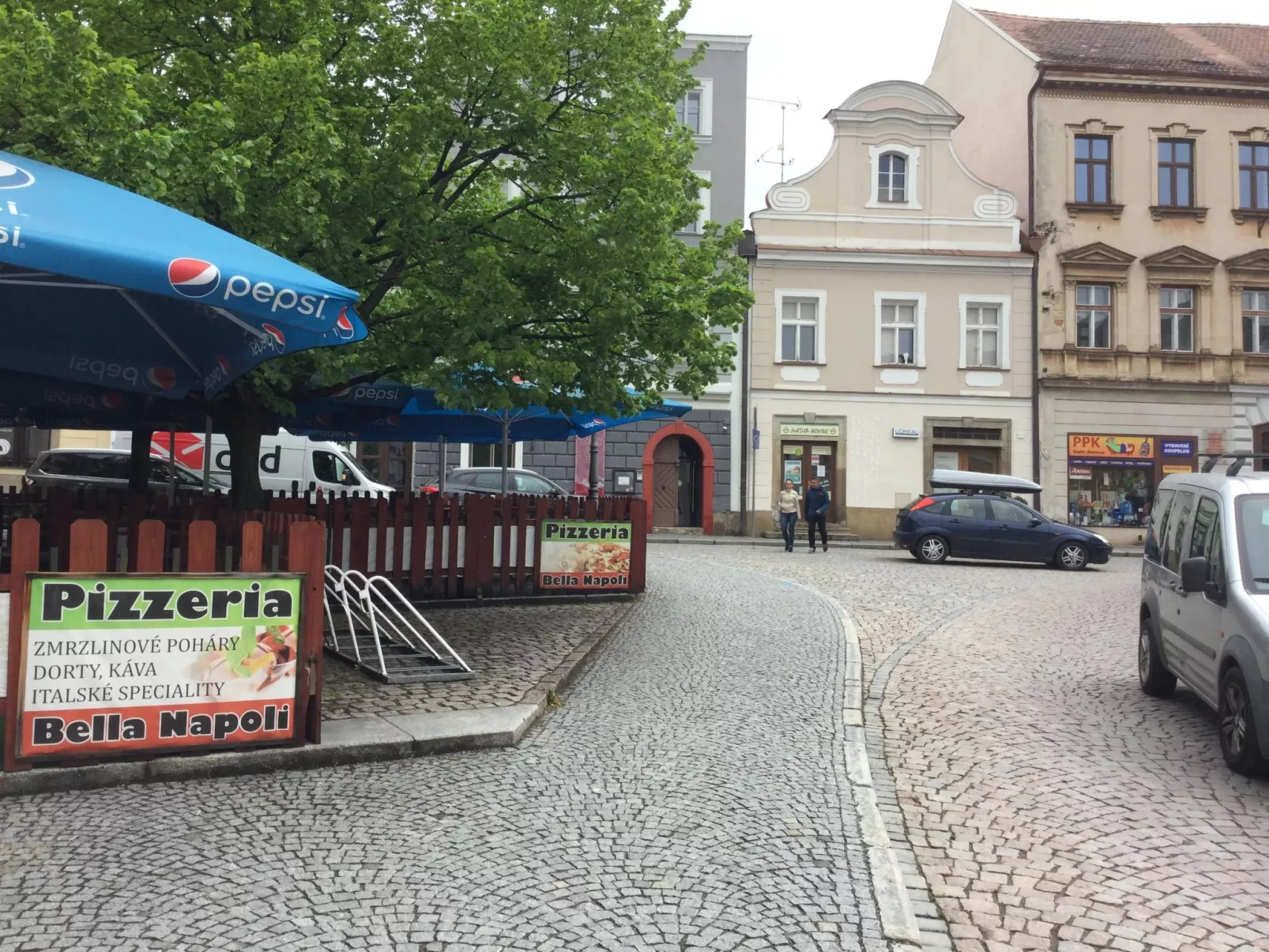 Wohnung auf einem eingezäunten Grundstück-Buiten