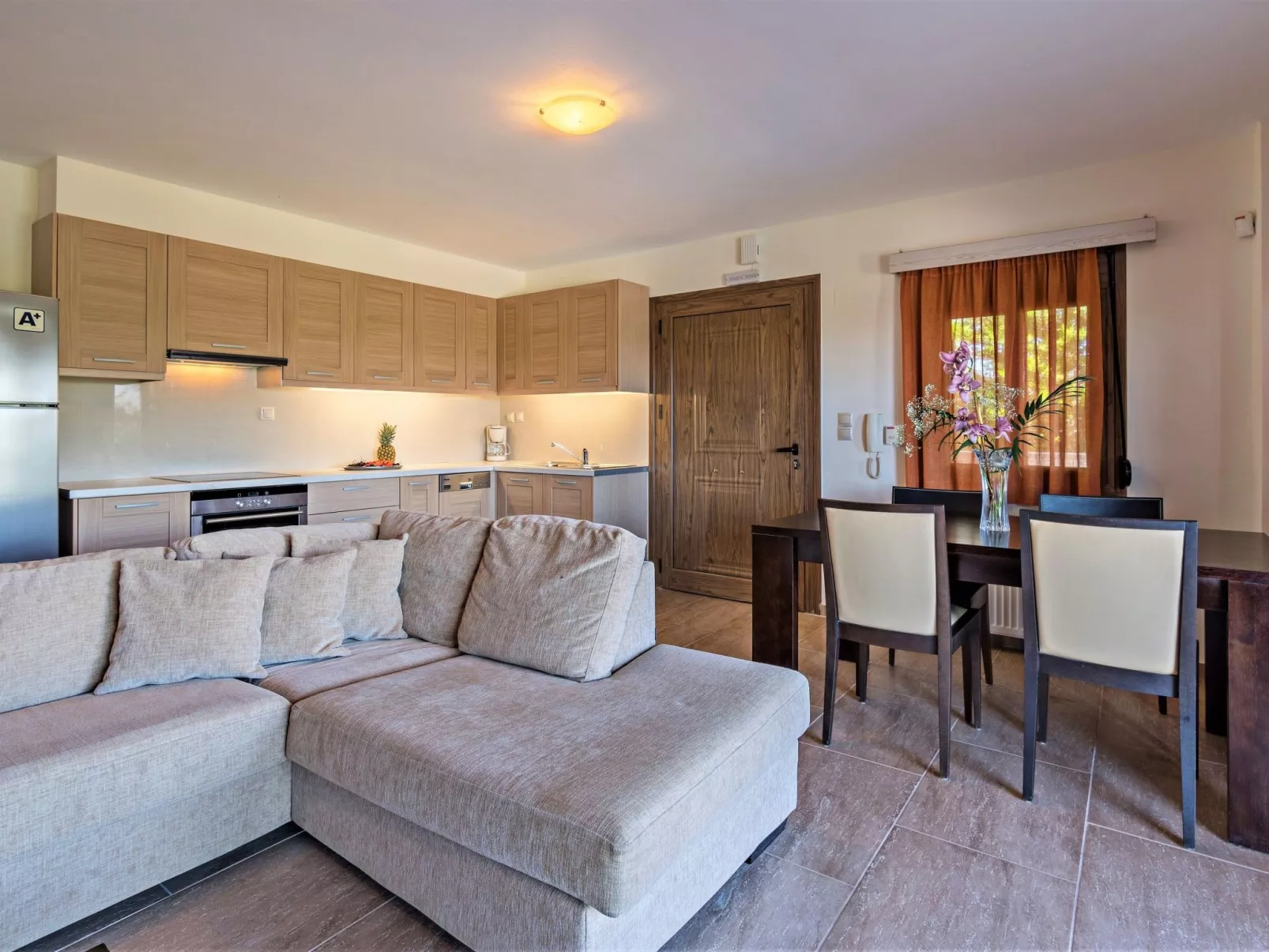 Villa Zeus mit privatem Pool und Jacuzzi-Binnen