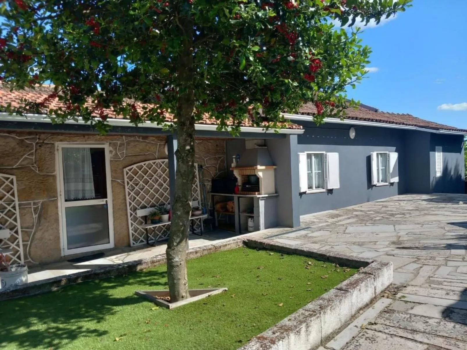 Weißes Haus in Douro Weinberge-Buiten