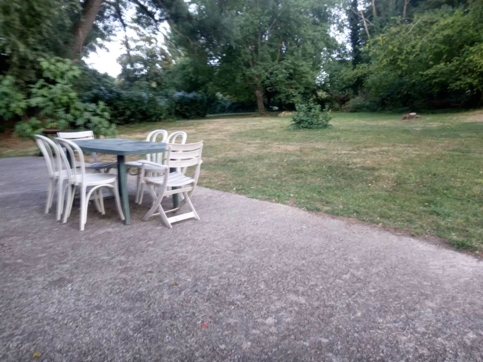 Gesellige Momente in der Nähe von Disneyland Paris-Image-tags.info