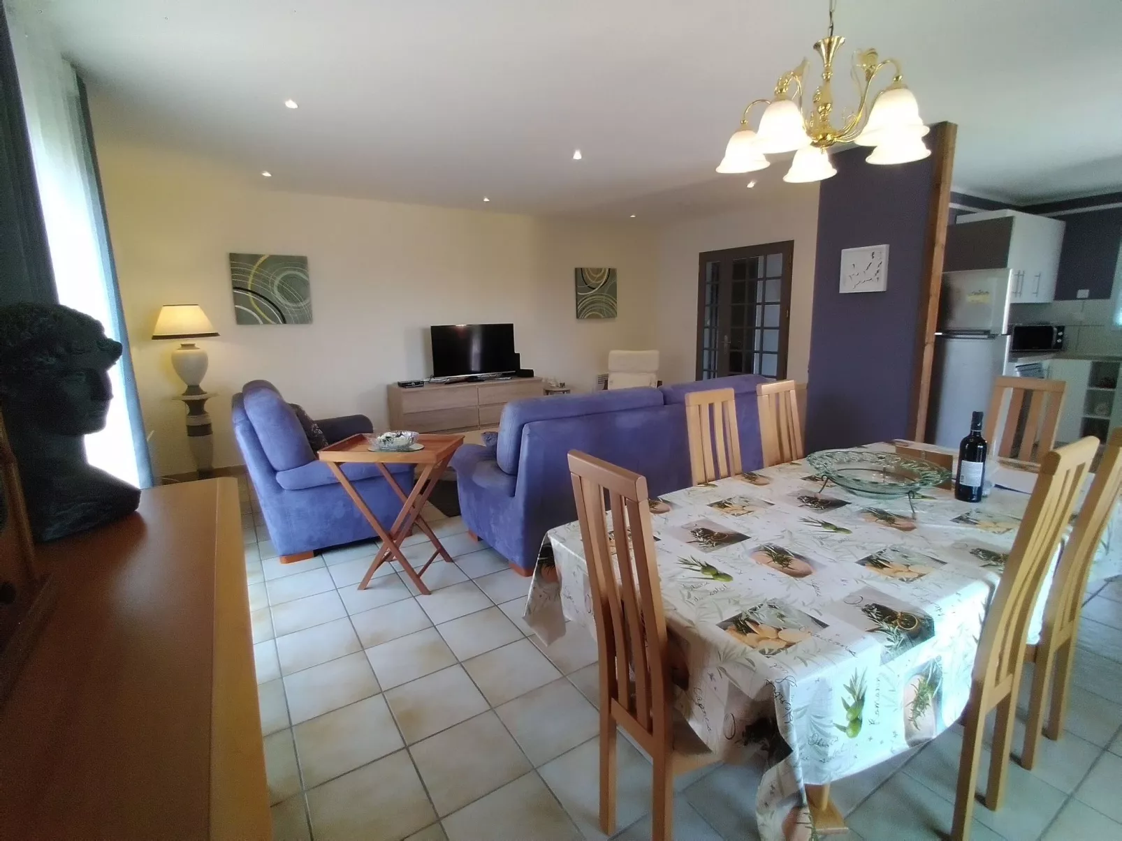 Inmitten der Weinberge Lucinkas-Binnen