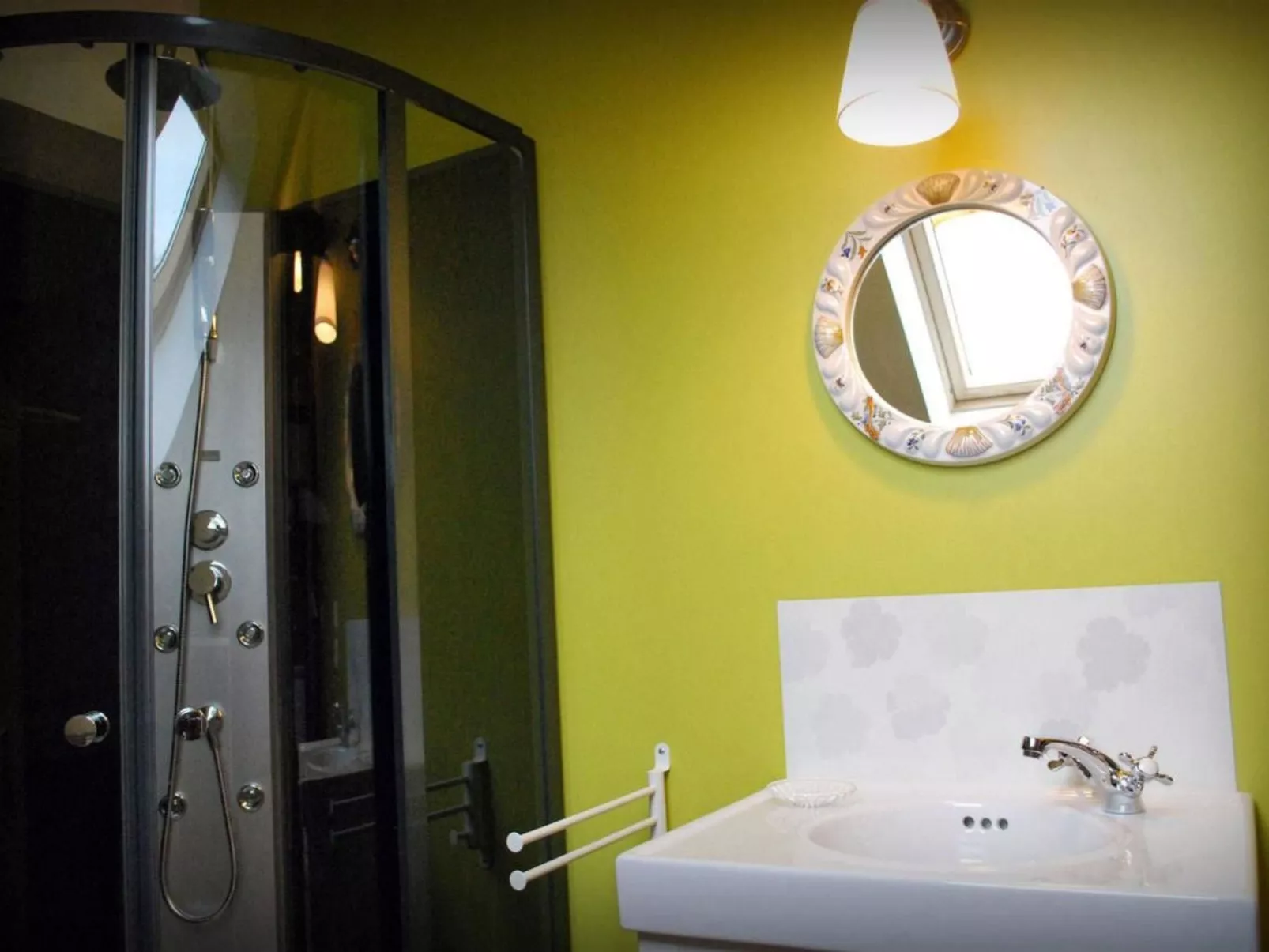 Liebevoll renoviertes Ferienhaus als Teil eines kleinen Bauernhauses mit abgesc-Binnen