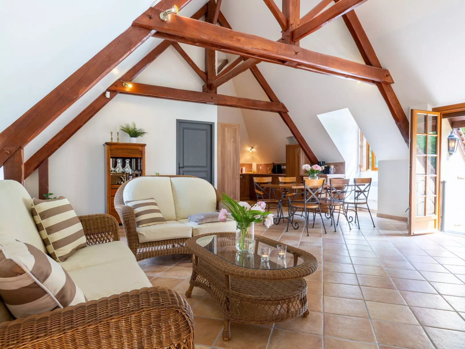 Luxus-Ferienhaus mit beheiztem Pool in der Dordogne-Binnen