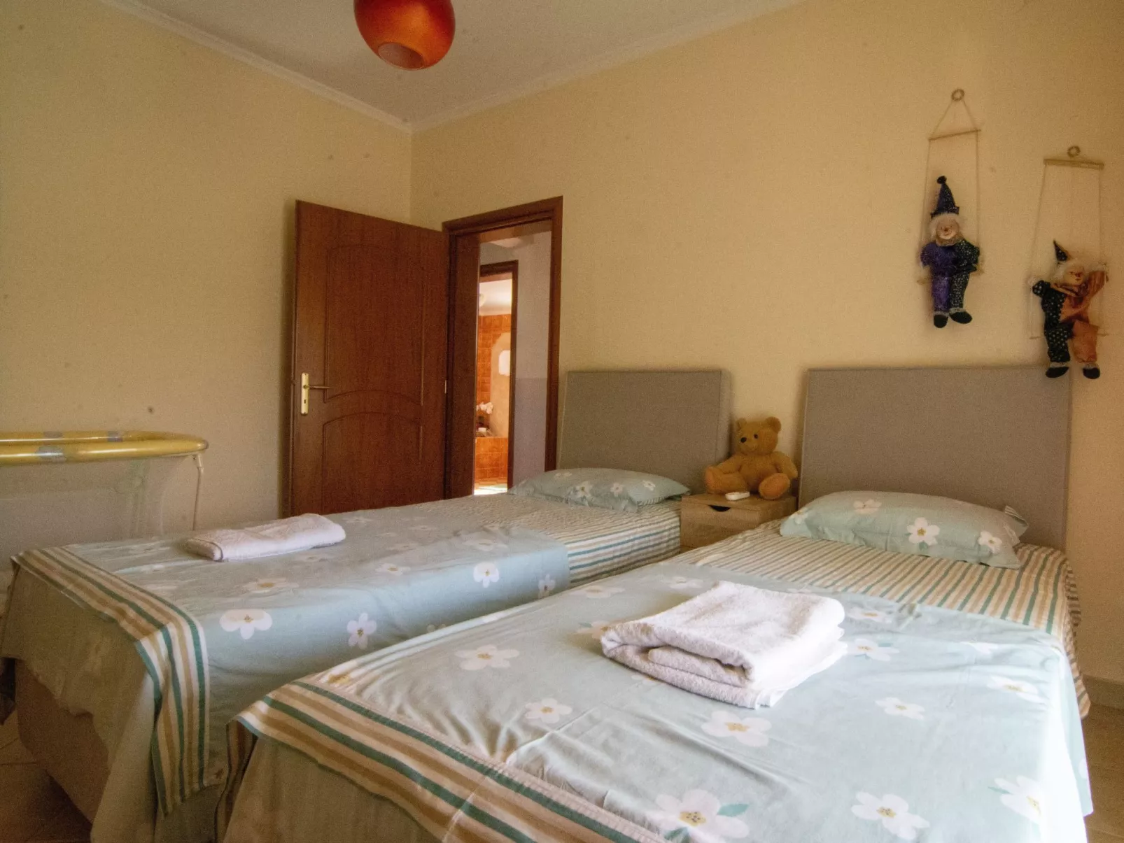 "Villa Rodon" mit privatem Pool-Binnen