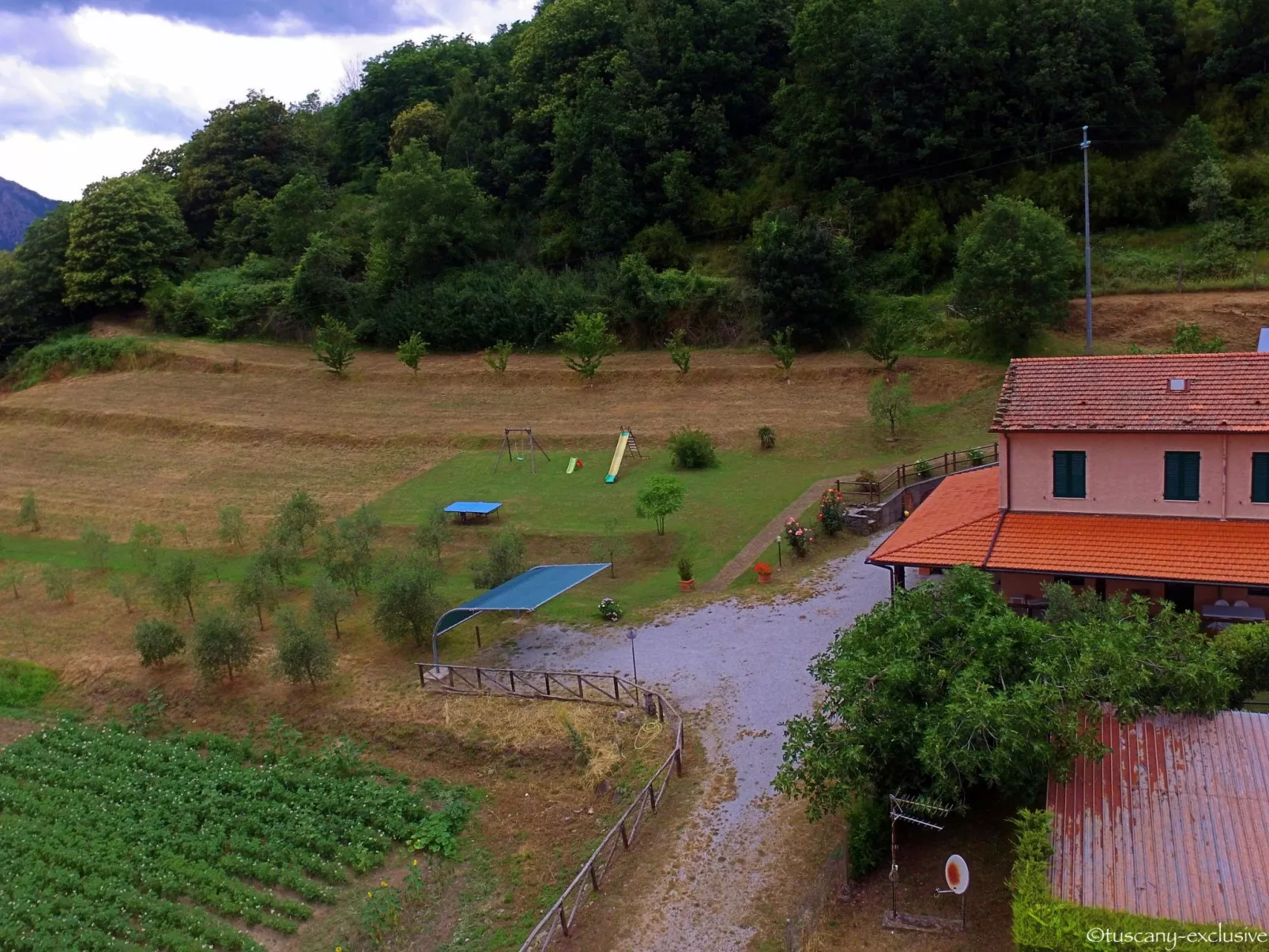 Wohnung in Piteglio mit Privatem Garten-Buiten
